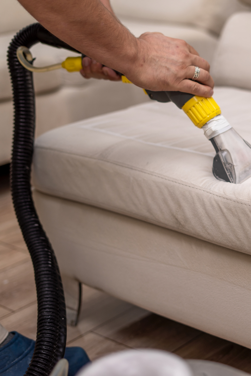 professional-upholsetry-cleaning1
